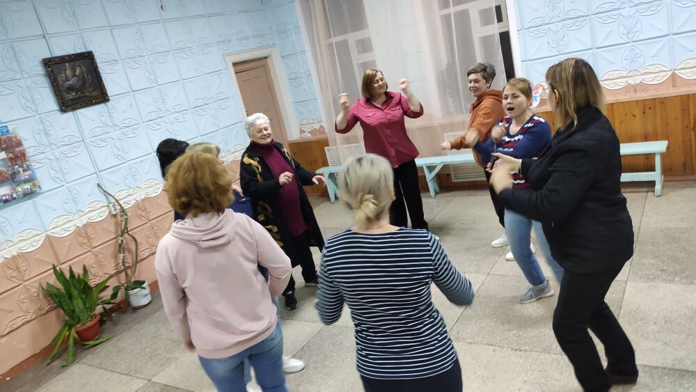 «Танцуют все».